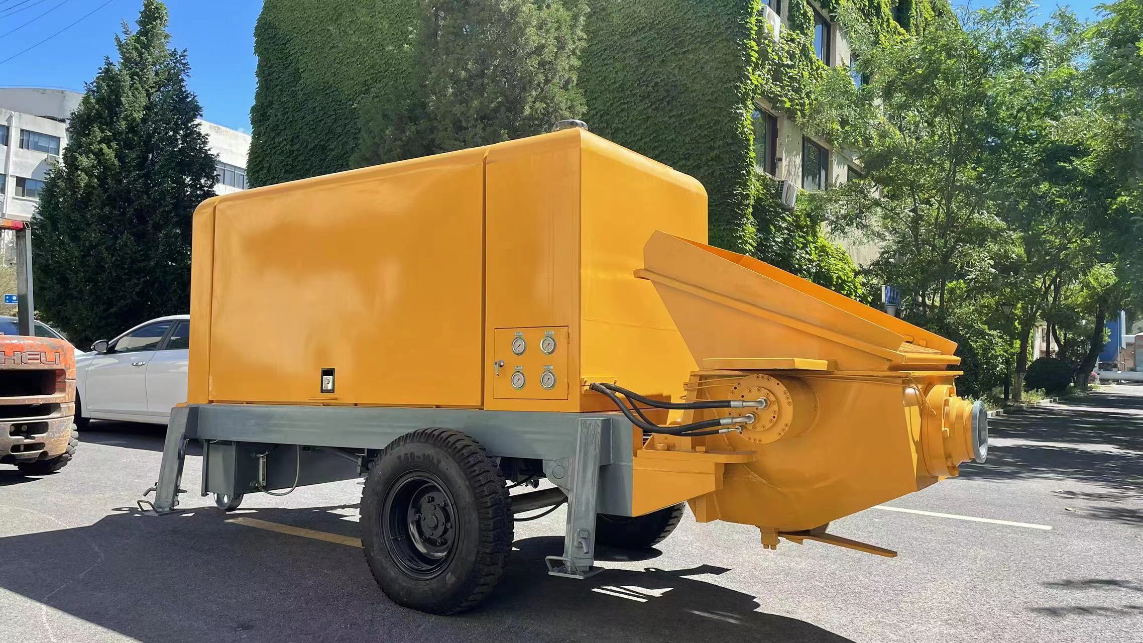 Причепний дизельний бетононасос 40м.куб HBT 40-13-85R Фото 1