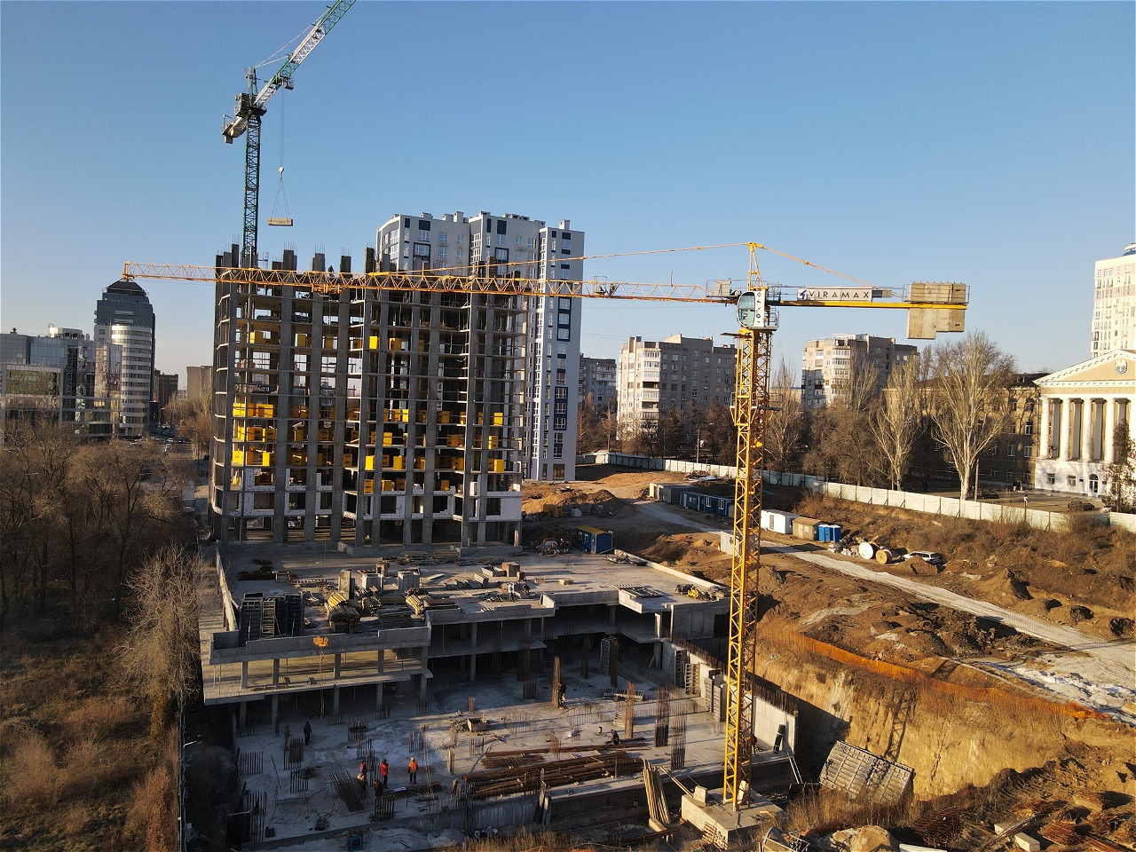 Башенный оголовочный (вантовый) кран POTAIN MC 85 B 2004 г. (Франция) Фото 1