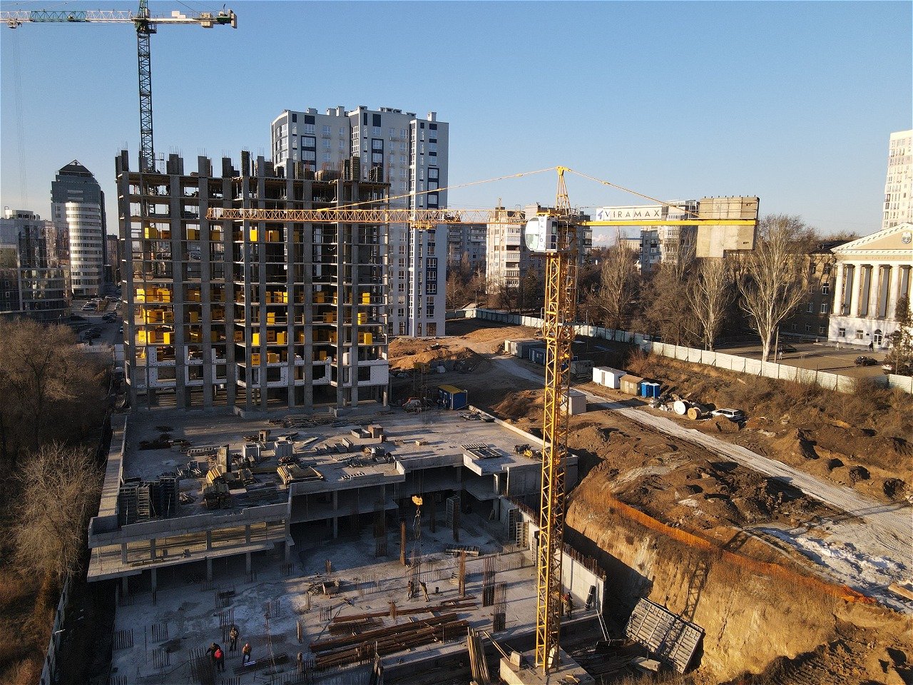 Башенный оголовочный (вантовый) кран POTAIN MC 85 B 2004 г. (Франция) Фото 1