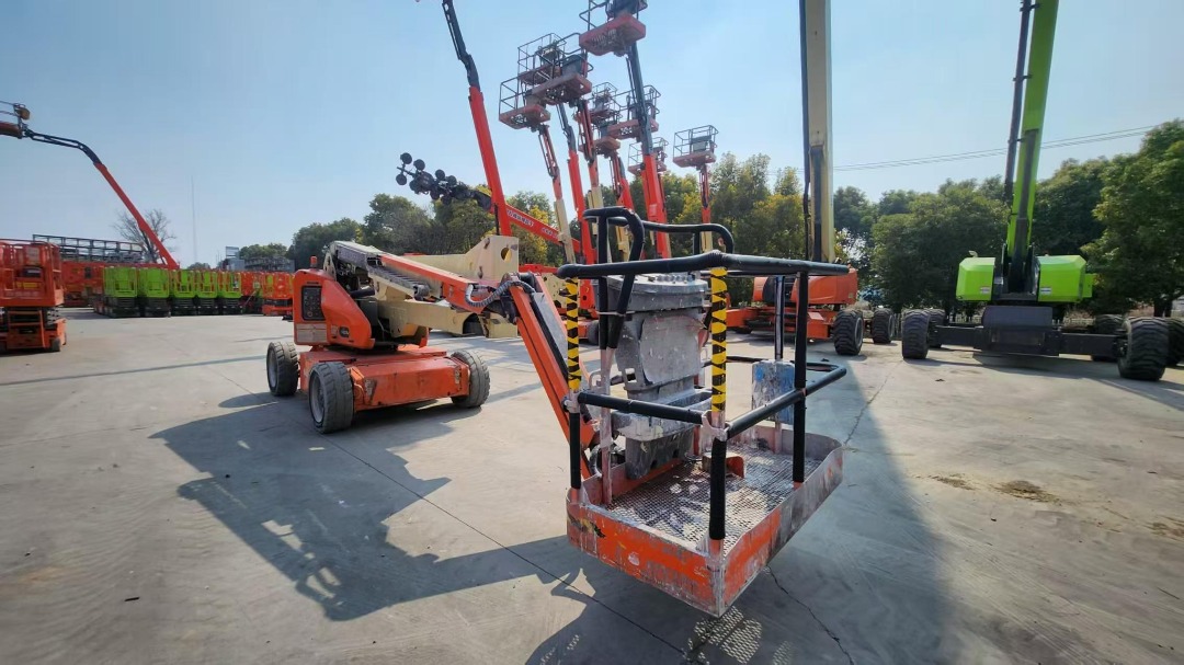 Самохідний колінчастий Б/В підйомник JLG 450 AJ (2021, електричний, 2WD, 15,72 м) Фото 1